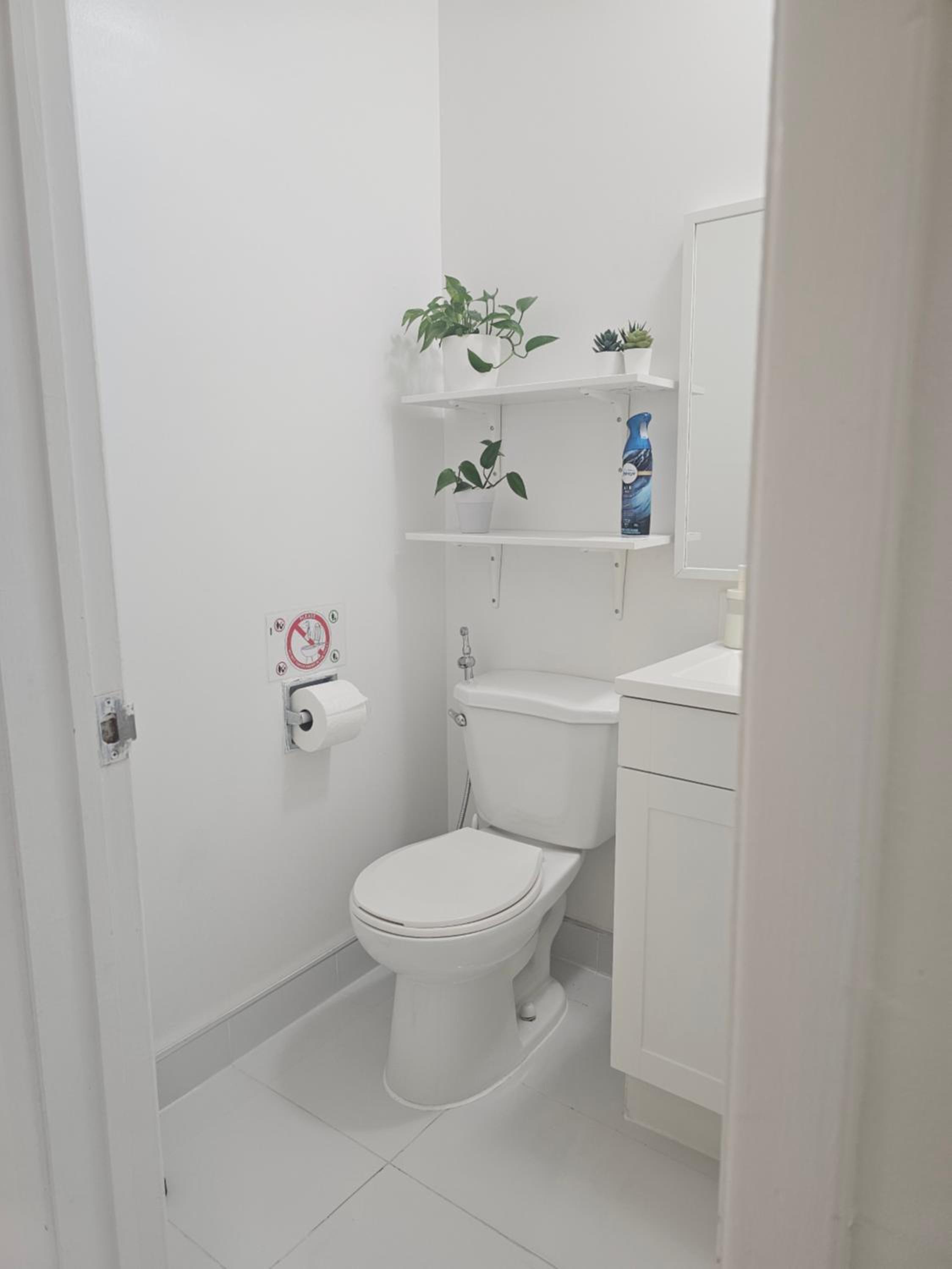 3-Bed 3-Bath Cozy Vacation House in Ajax, Greater Toronto Area, ON, Canada