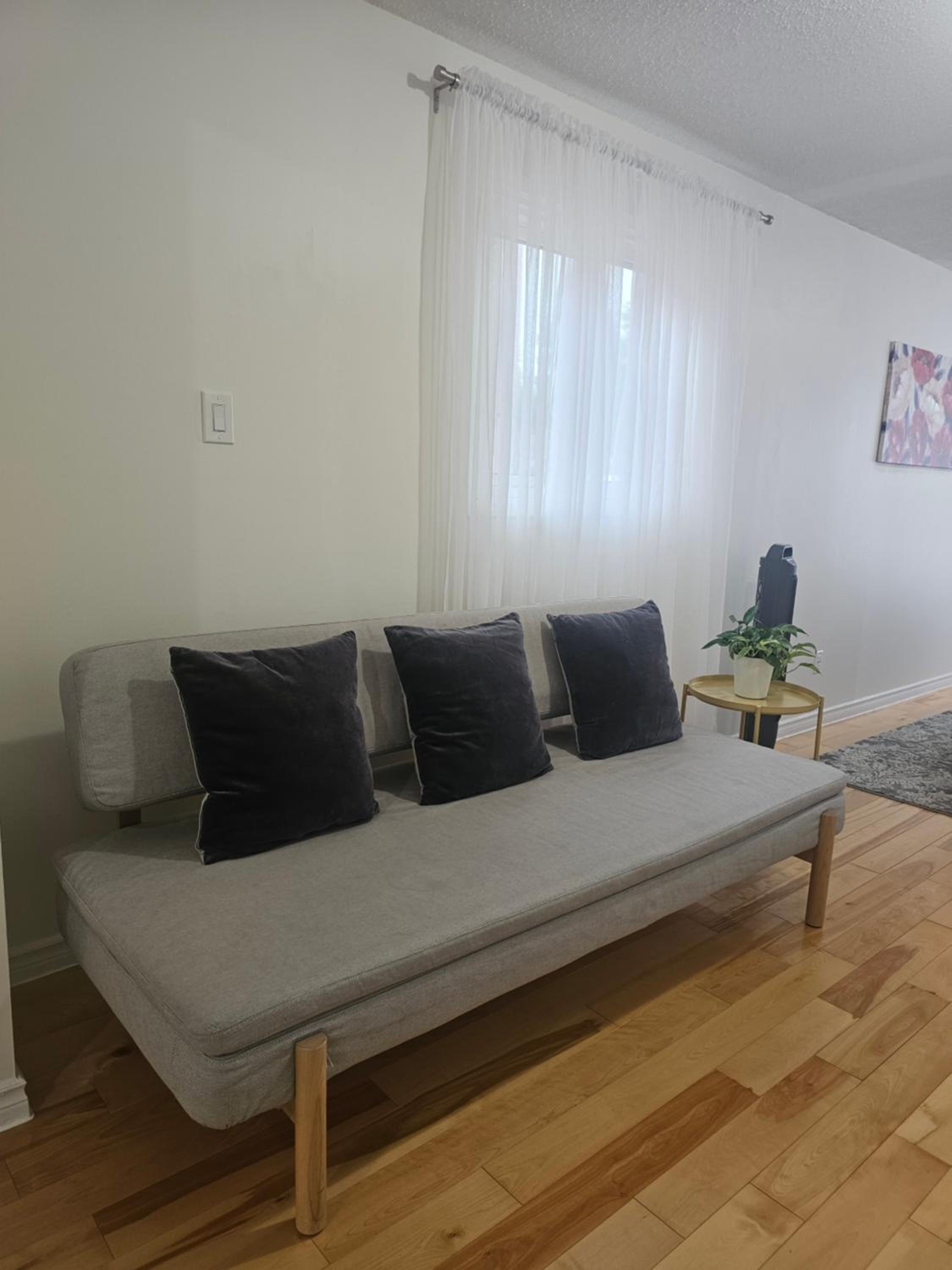 3-Bed 3-Bath Cozy Vacation House in Ajax, Greater Toronto Area, ON, Canada