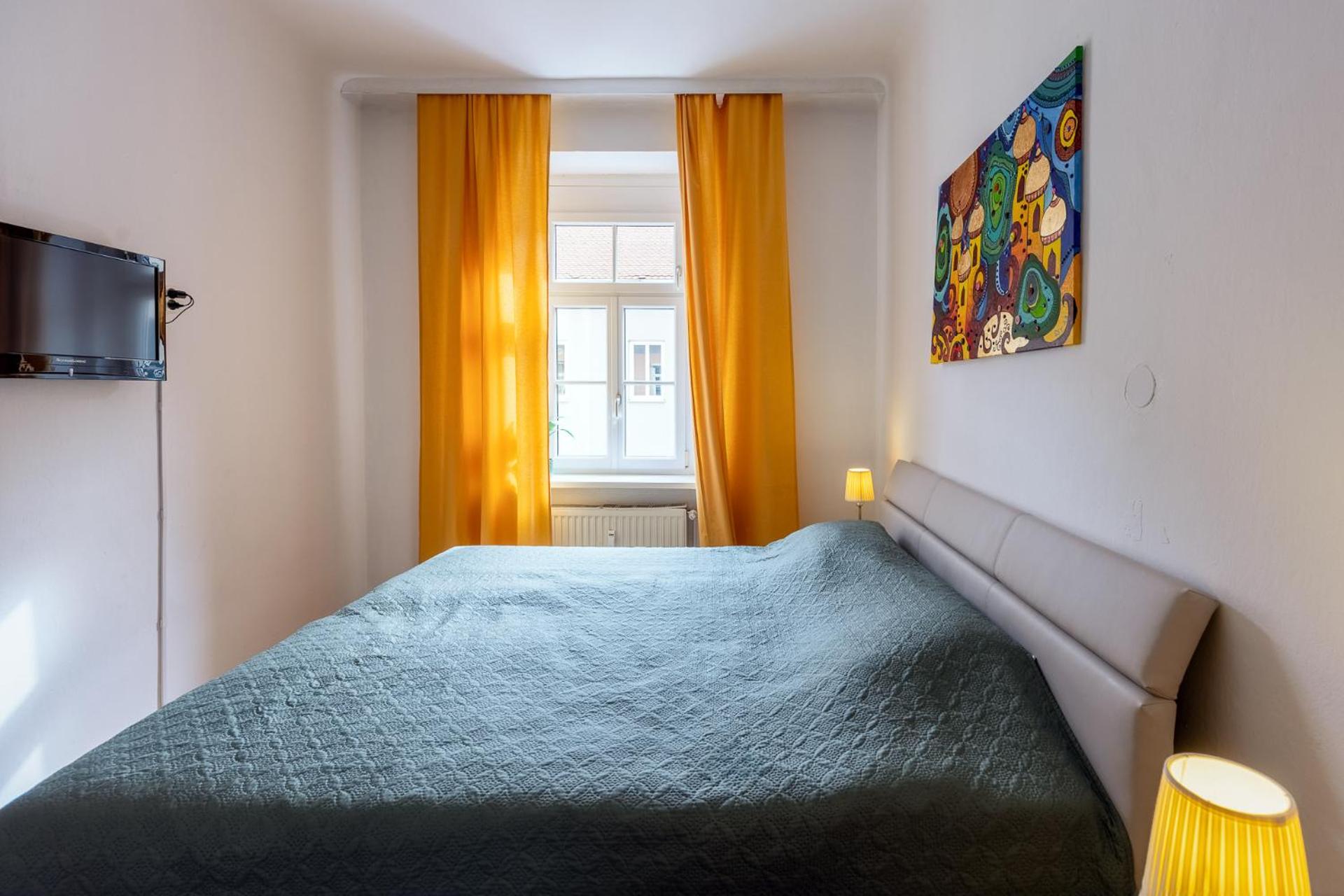 Sunny Citycenter Apartment - Graz Main Station