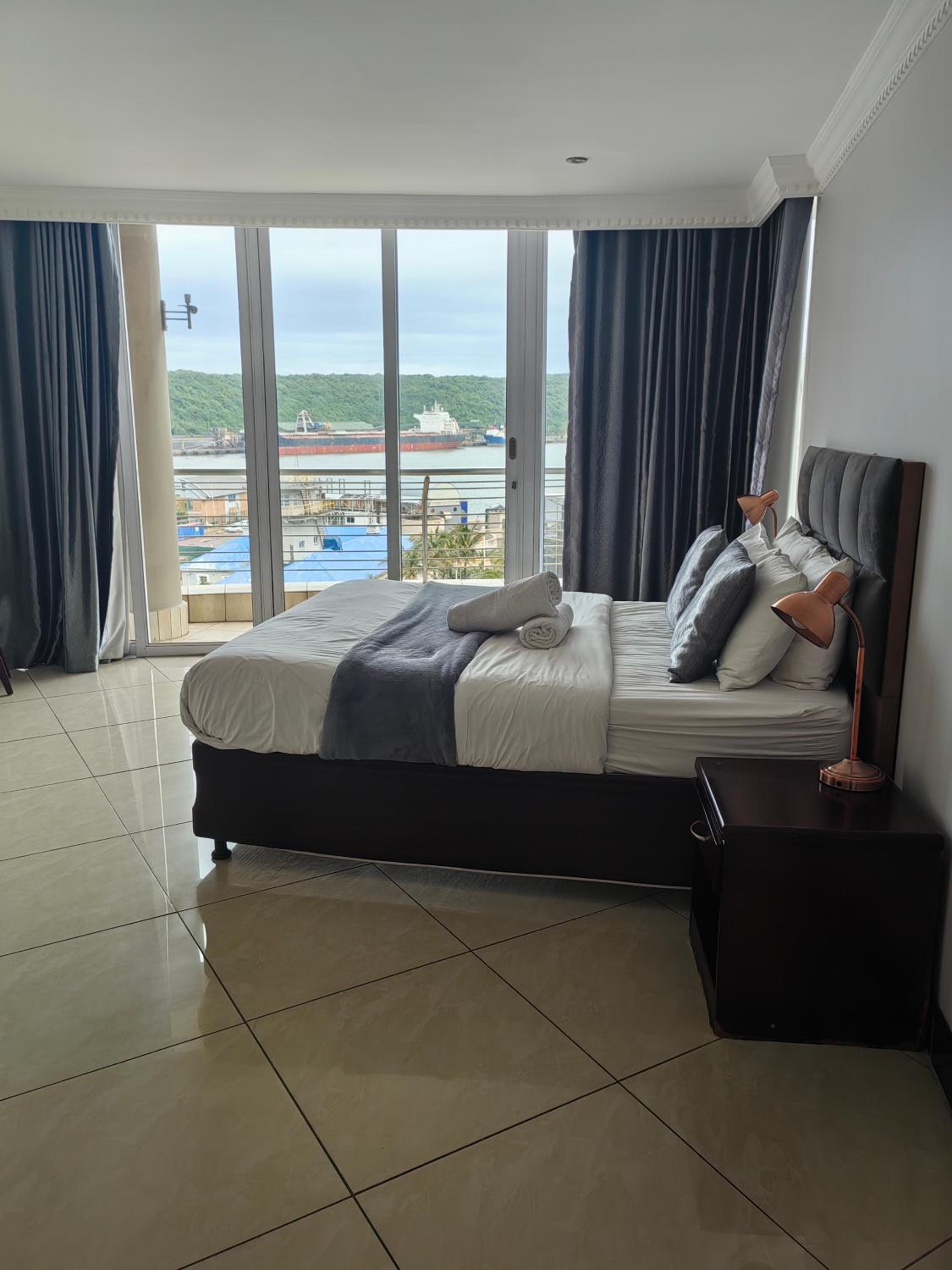 Spacious Seaview 1 Bedroom Apt view 3