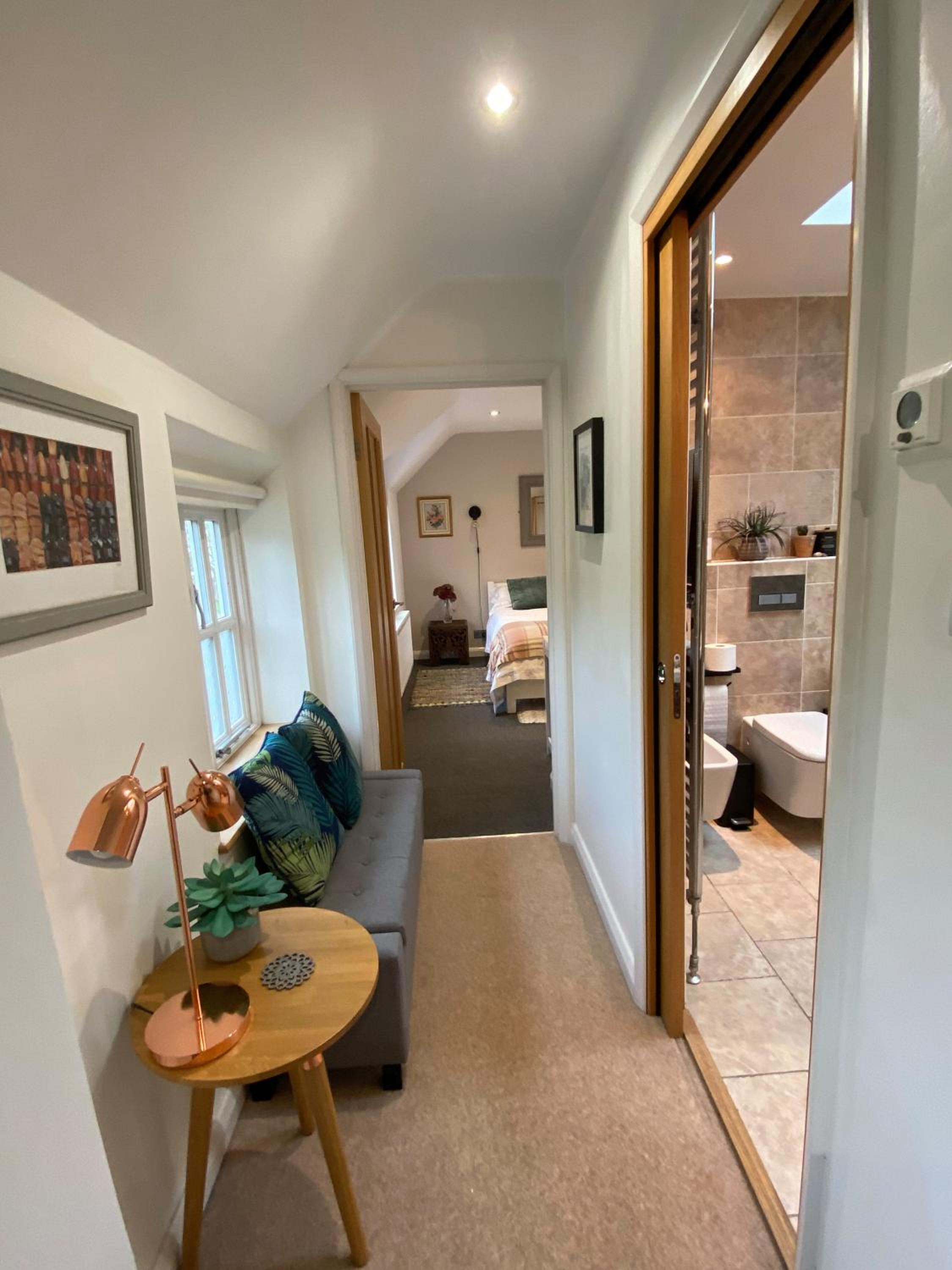 Cottage Guest House Nr Cheltenham on Cotswold Edge view 2