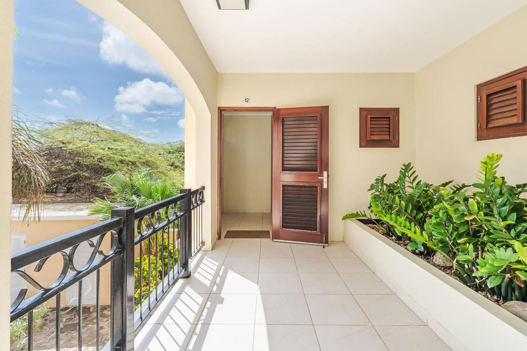 Elegancia Ocean View with Cooling Pool