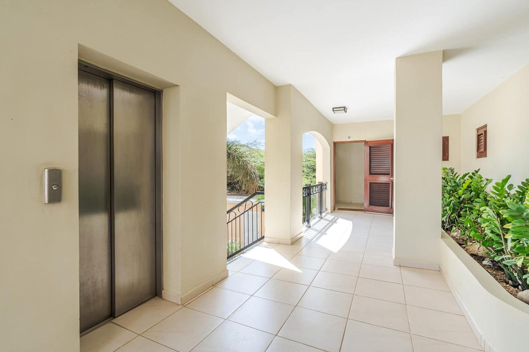 Elegancia Ocean View with Cooling Pool