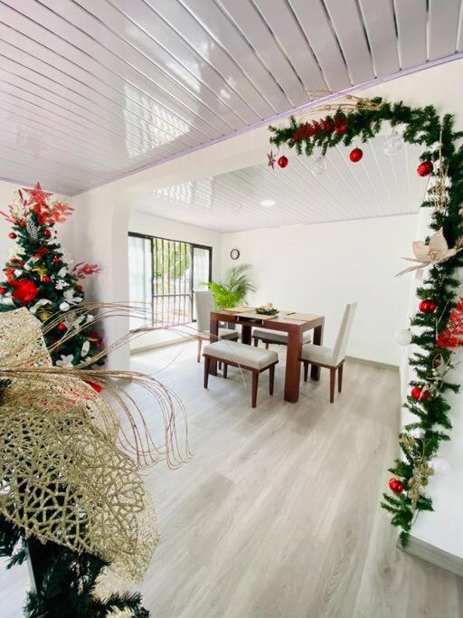 La Casa de la Abuela! Hermosa Navidad!