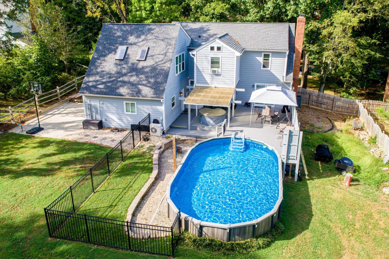 Charlotte Vacations - 3BR Charlotte Escape Pool Hot Tub Theater - Property Image 1