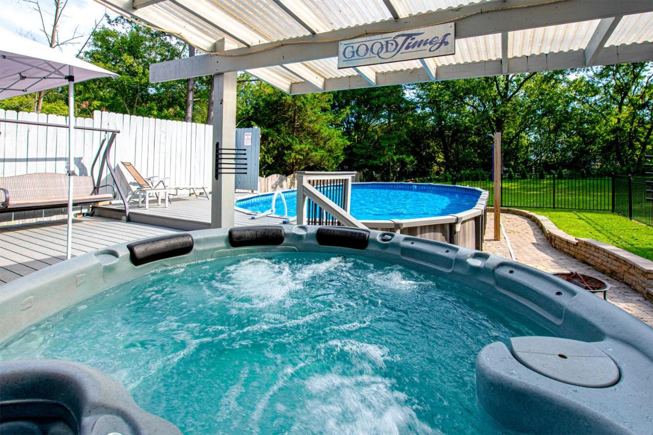Charlotte Vacations - 3BR Charlotte Escape Pool Hot Tub Theater - Property Image 20