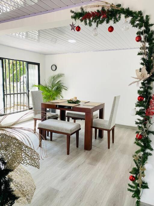 La Casa de la Abuela! Hermosa Navidad!