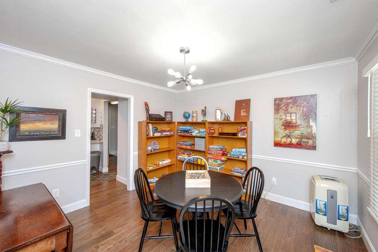 Charlotte Vacations - 3BR Charlotte Escape Pool Hot Tub Theater - Property Image 34