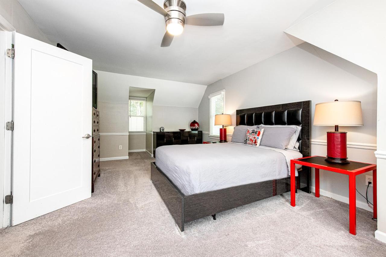 Charlotte Vacations - 3BR Charlotte Escape Pool Hot Tub Theater - Property Image 30