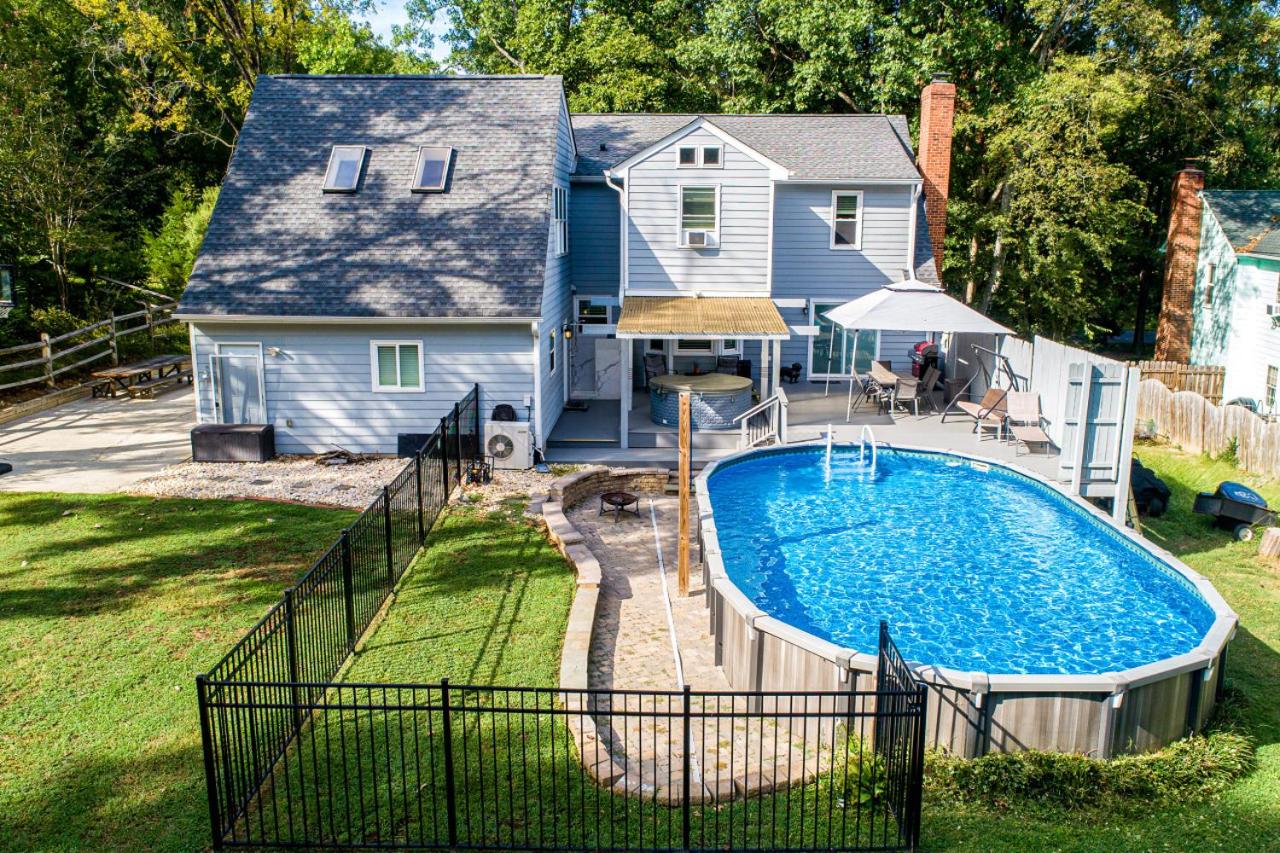 Charlotte Vacations - 3BR Charlotte Escape Pool Hot Tub Theater - Property Image 27