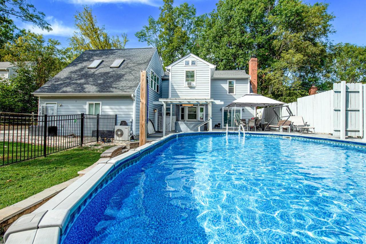 Charlotte Vacations - 3BR Charlotte Escape Pool Hot Tub Theater - Property Image 26