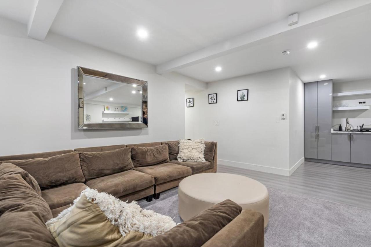 Cozy Basement Apartment with Skylights
