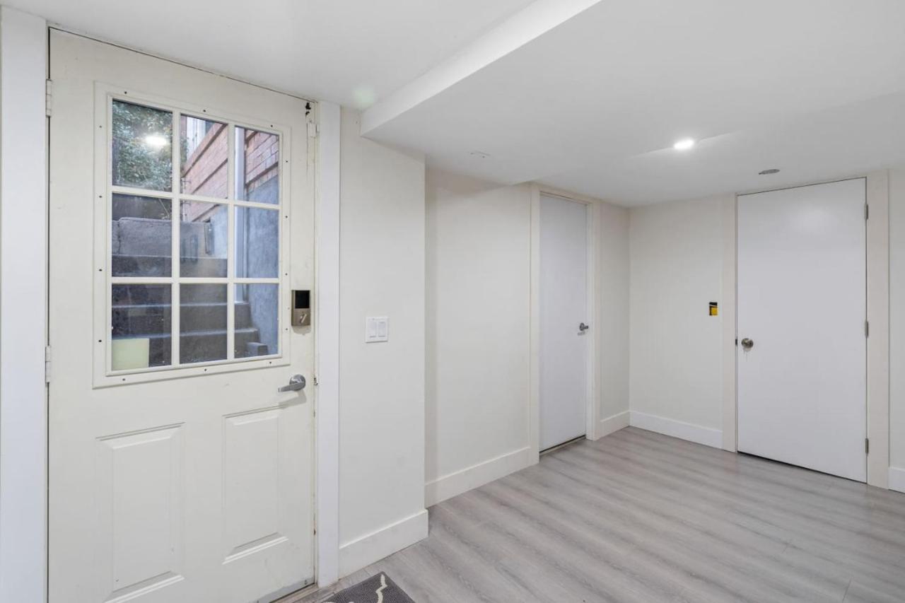 Cozy Basement Apartment with Skylights