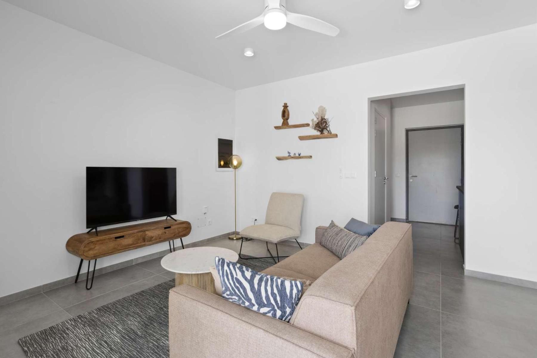 Bonaire Beach Apartment 1 with communal pool and diving facilities