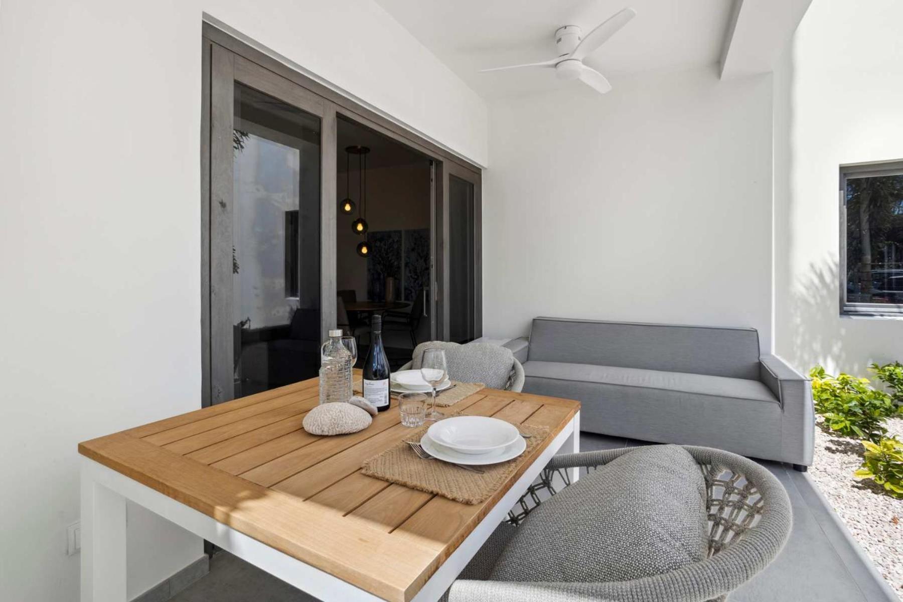 Bonaire Beach Apartment 1 with communal pool and diving facilities