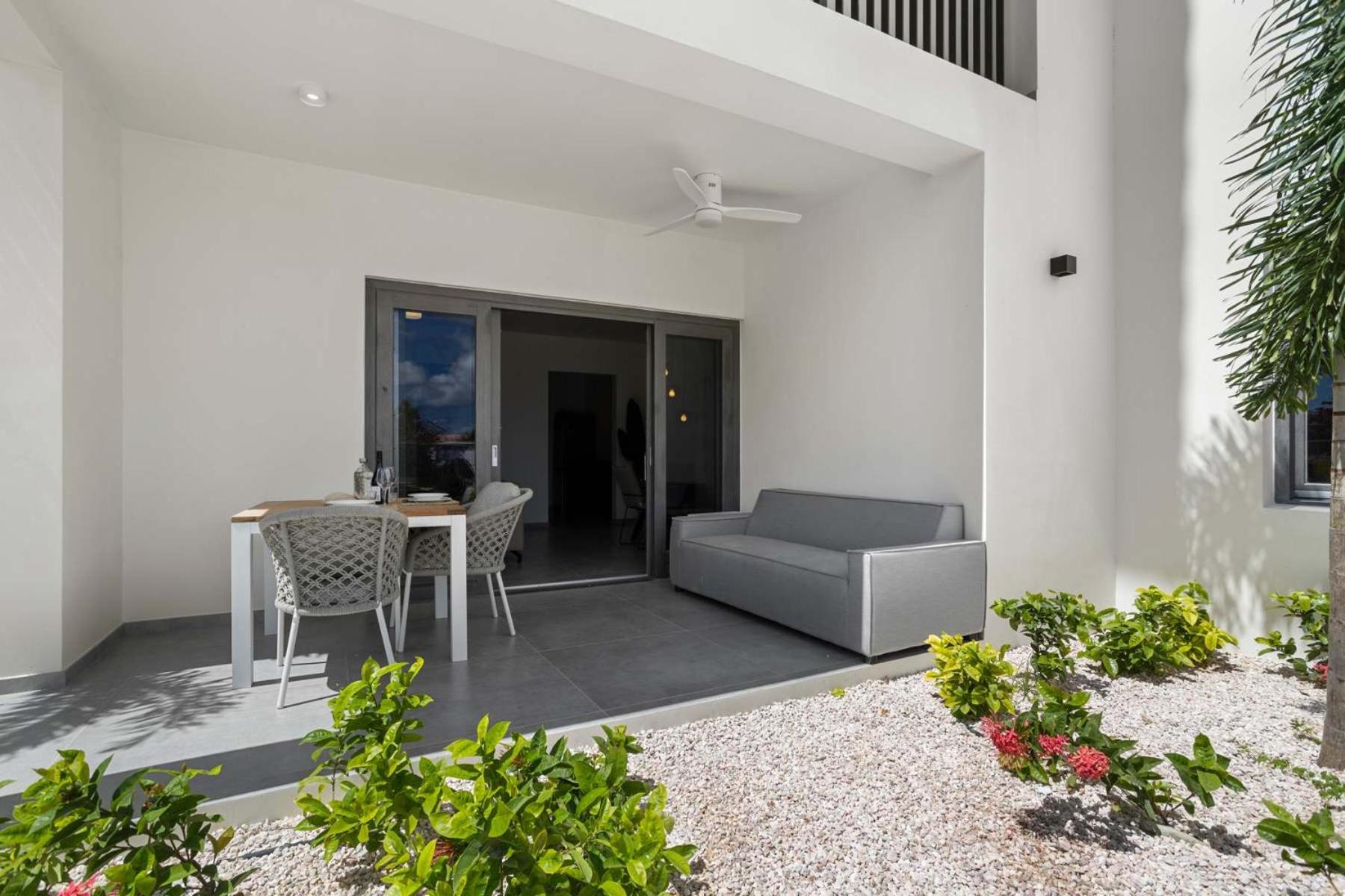 Bonaire Beach Apartment 1 with communal pool and diving facilities