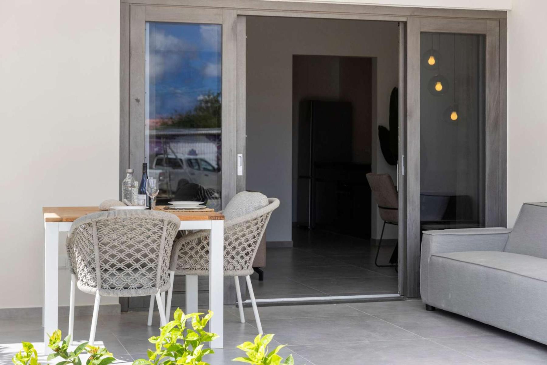 Bonaire Beach Apartment 1 with communal pool and diving facilities