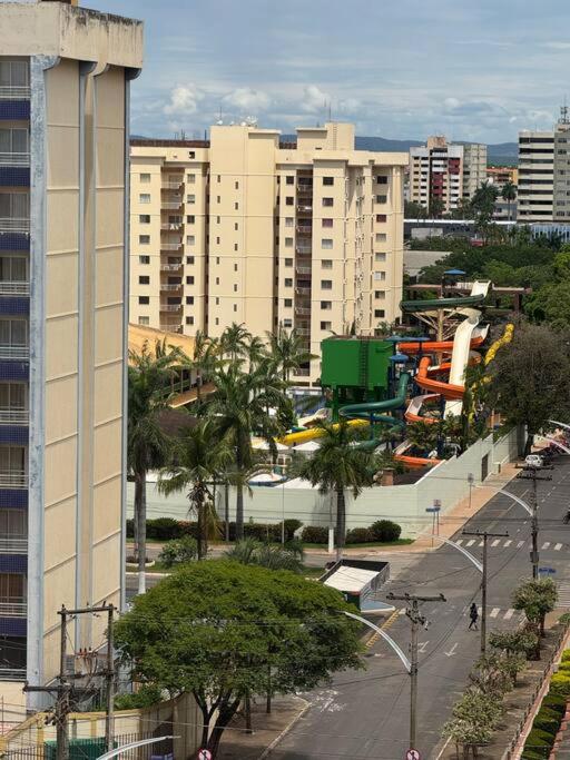 Apartamento lindo e completo em Caldas Novas viva essa experiência!