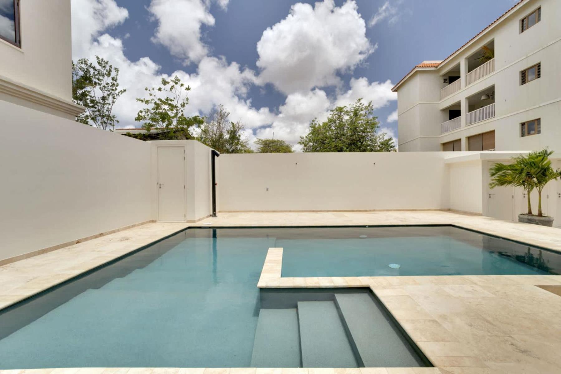 Bonaire Beach Apartment 2 with communal pool and diving facilities