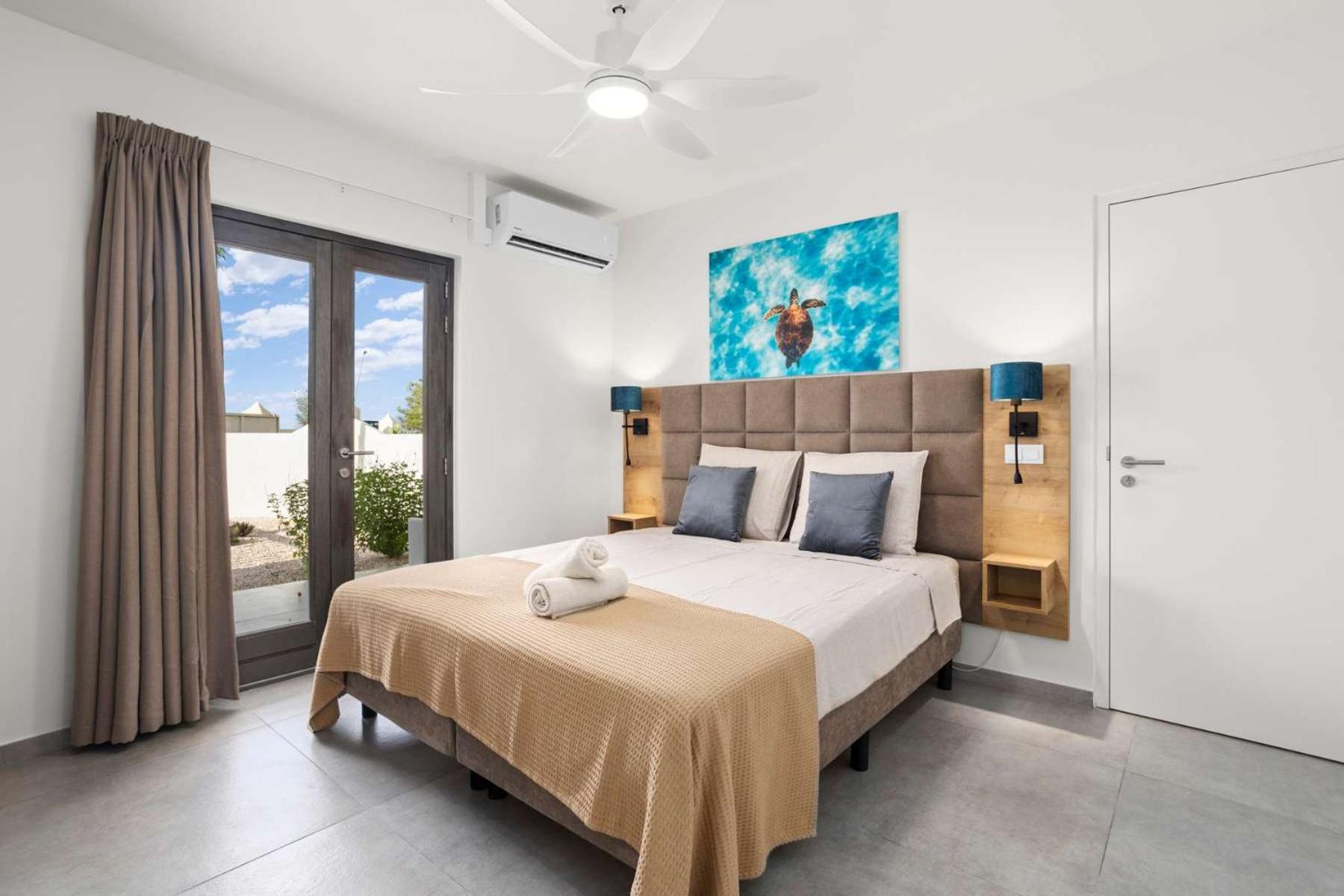 Bonaire Beach Apartment 2 with communal pool and diving facilities