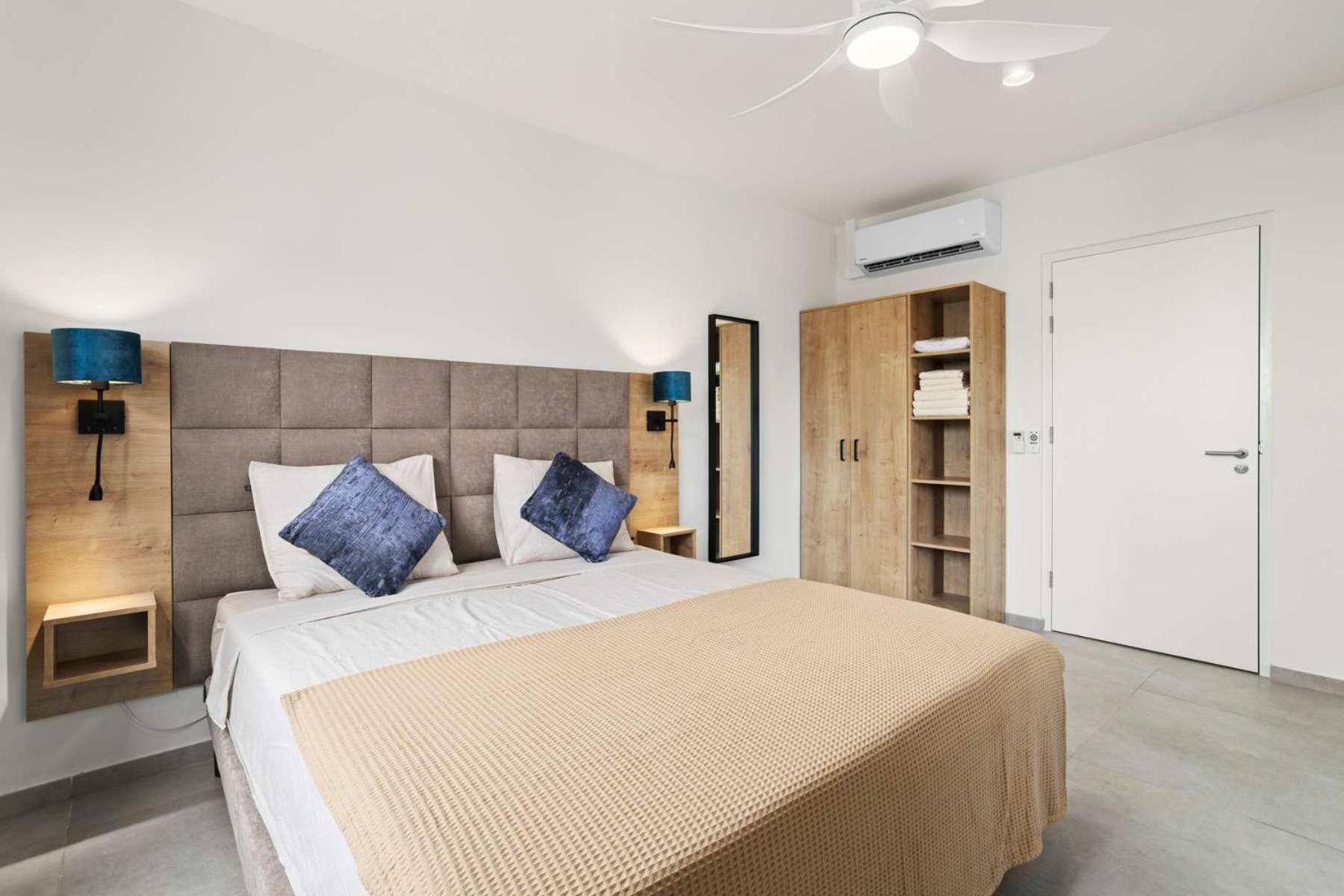 Bonaire Beach Apartment 2 with communal pool and diving facilities