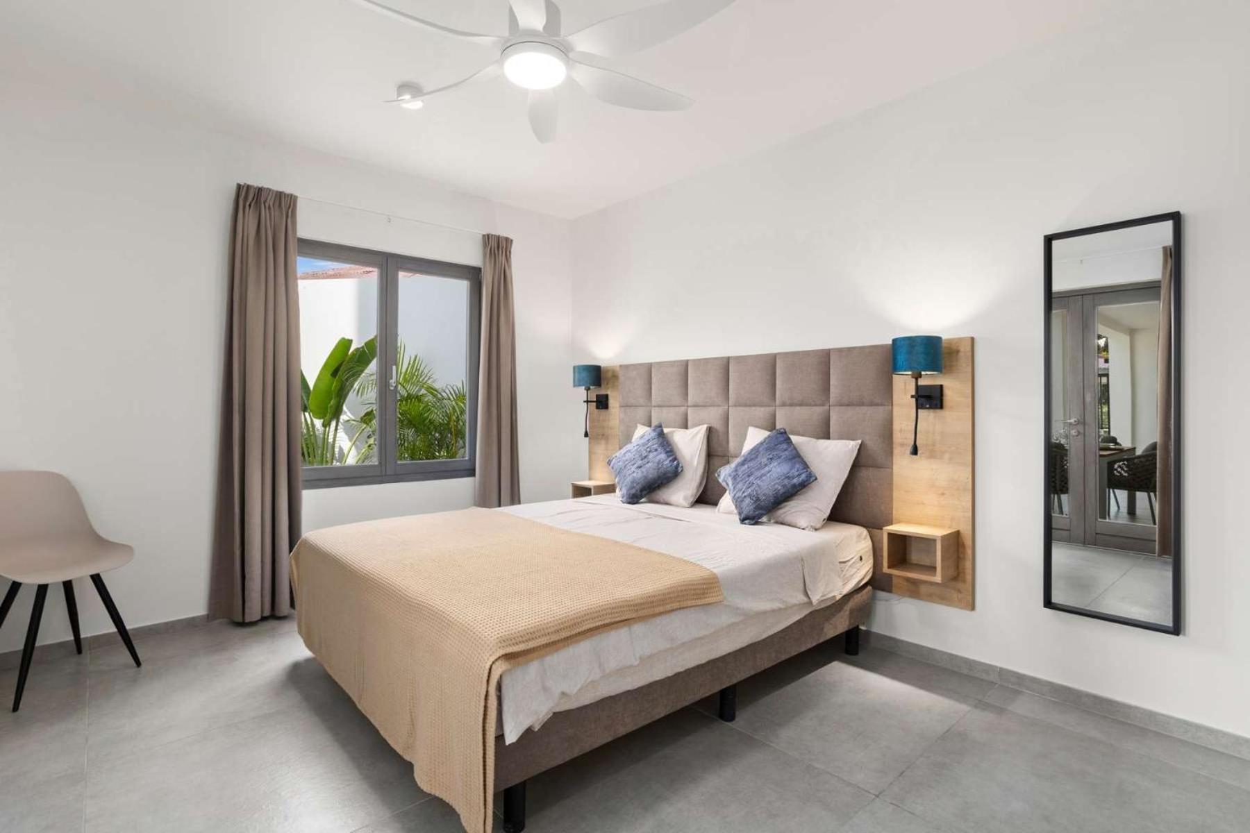 Bonaire Beach Apartment 2 with communal pool and diving facilities