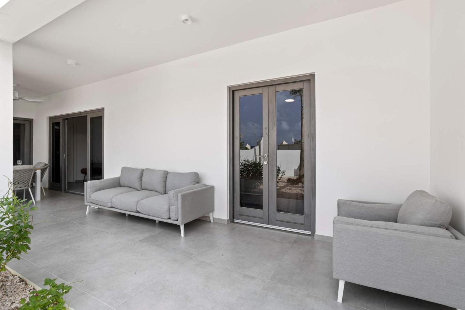 Bonaire Beach Apartment 2 with communal pool and diving facilities