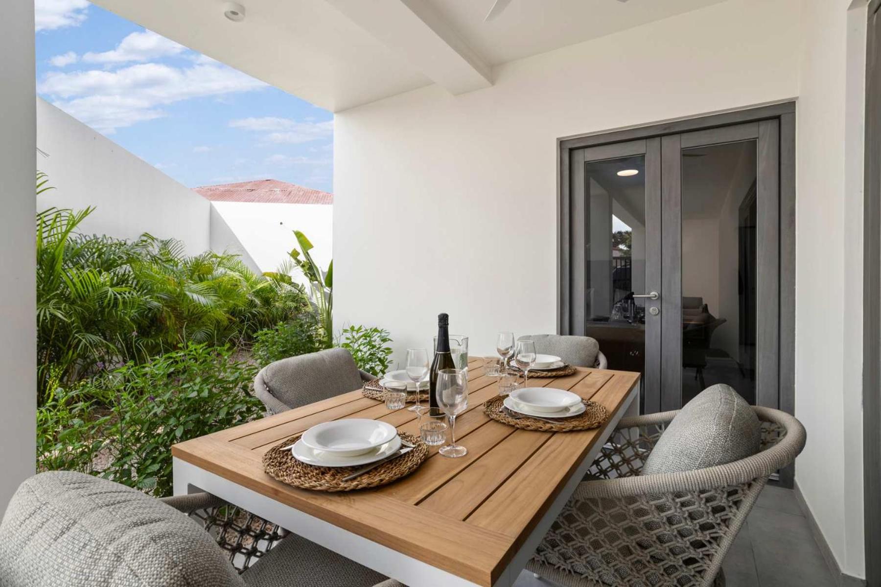 Bonaire Beach Apartment 2 with communal pool and diving facilities
