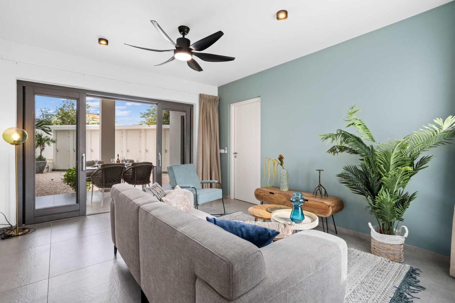Bonaire Beach Apartment 4 with communal pool and diving facilities