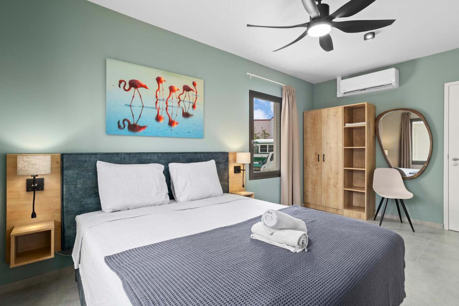 Bonaire Beach Apartment 4 with communal pool and diving facilities
