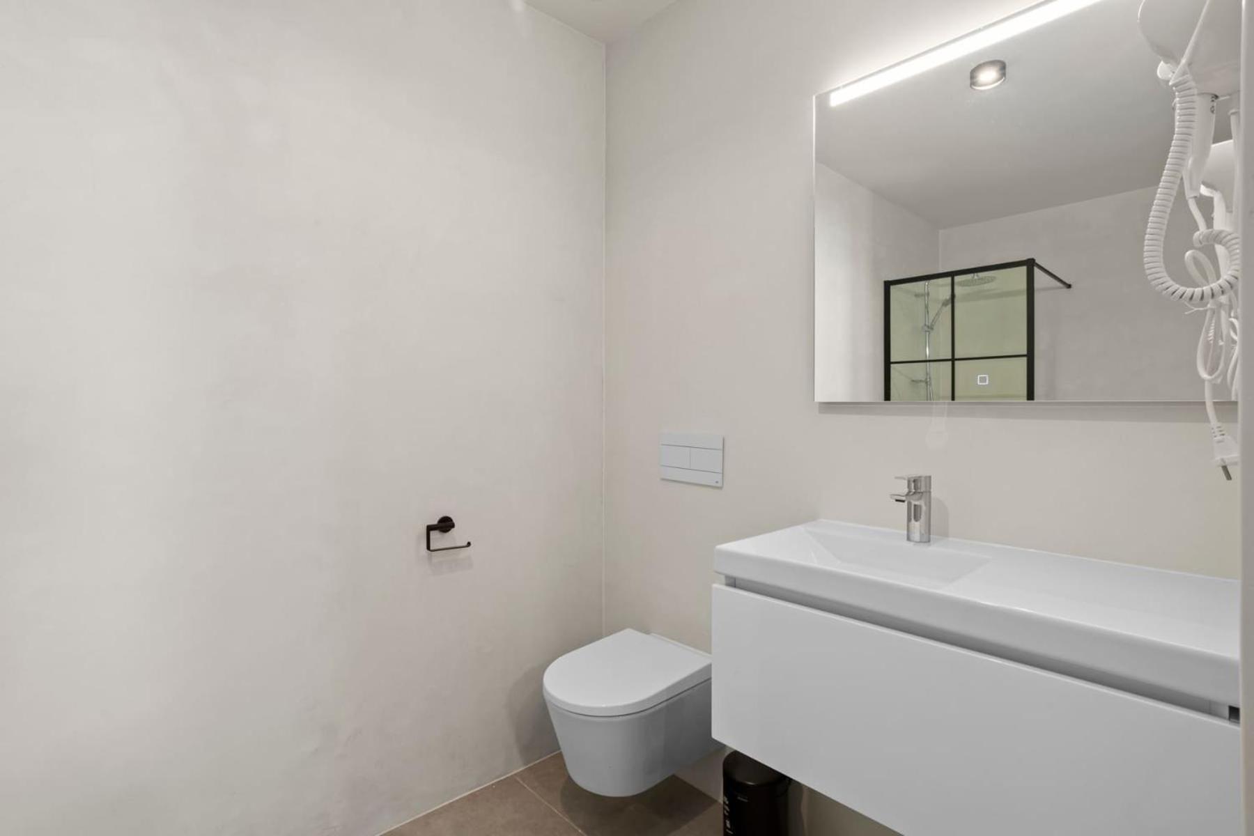 Bonaire Beach Apartment 4 with communal pool and diving facilities