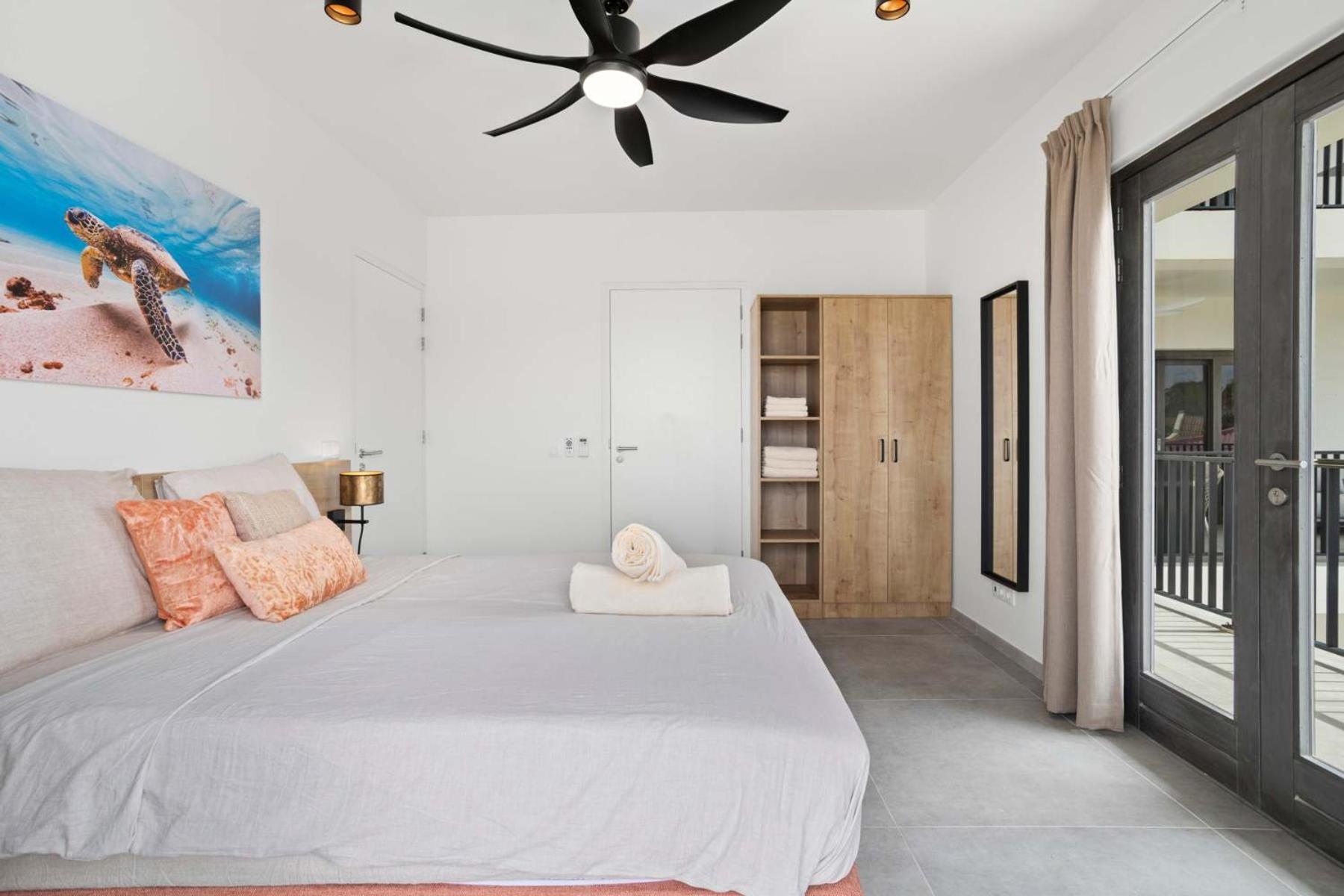 Bonaire Beach Apartment 6 with shared pool and diving facilities