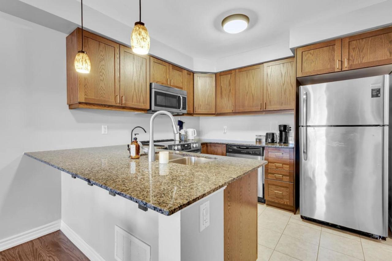 Cozy 3BR Home with Parking Near Kitchener Attractions