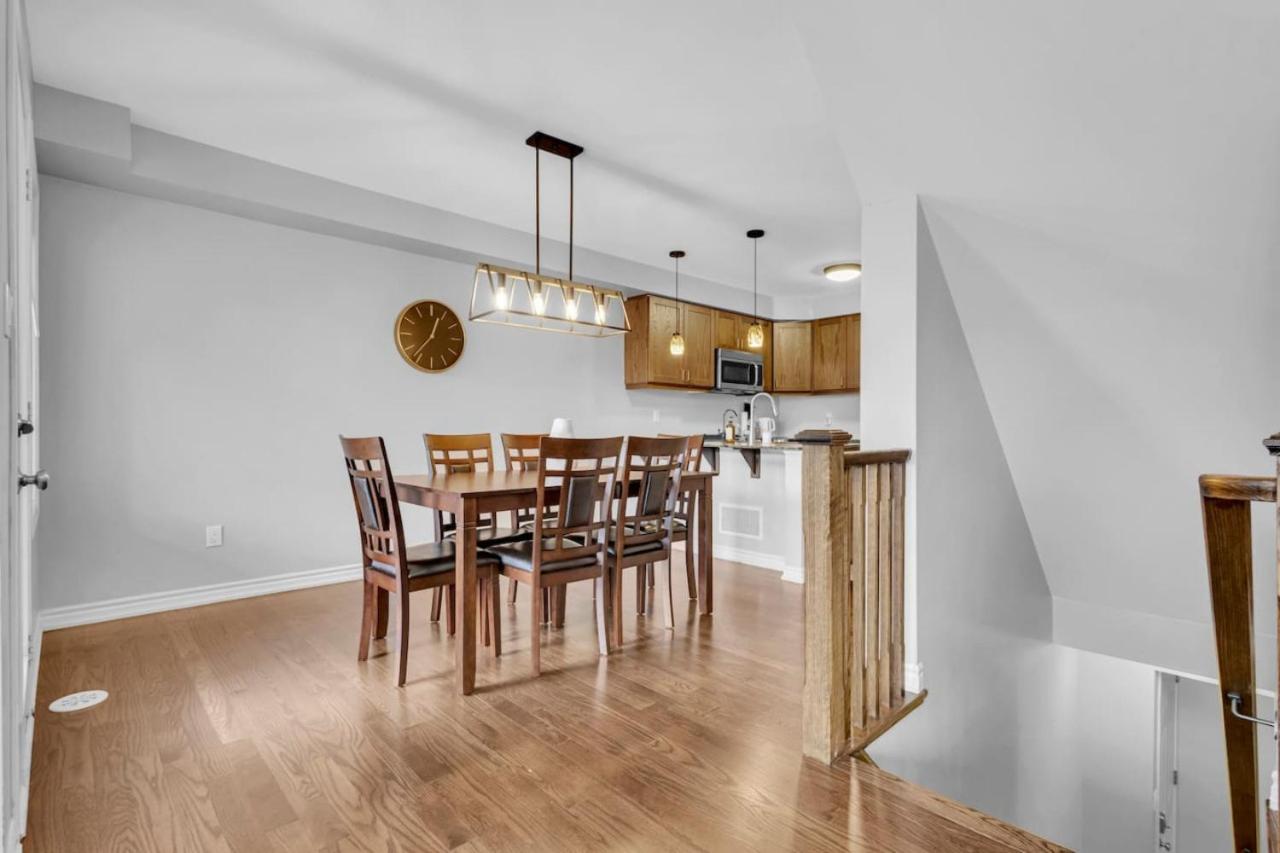 Cozy 3BR Home with Parking Near Kitchener Attractions