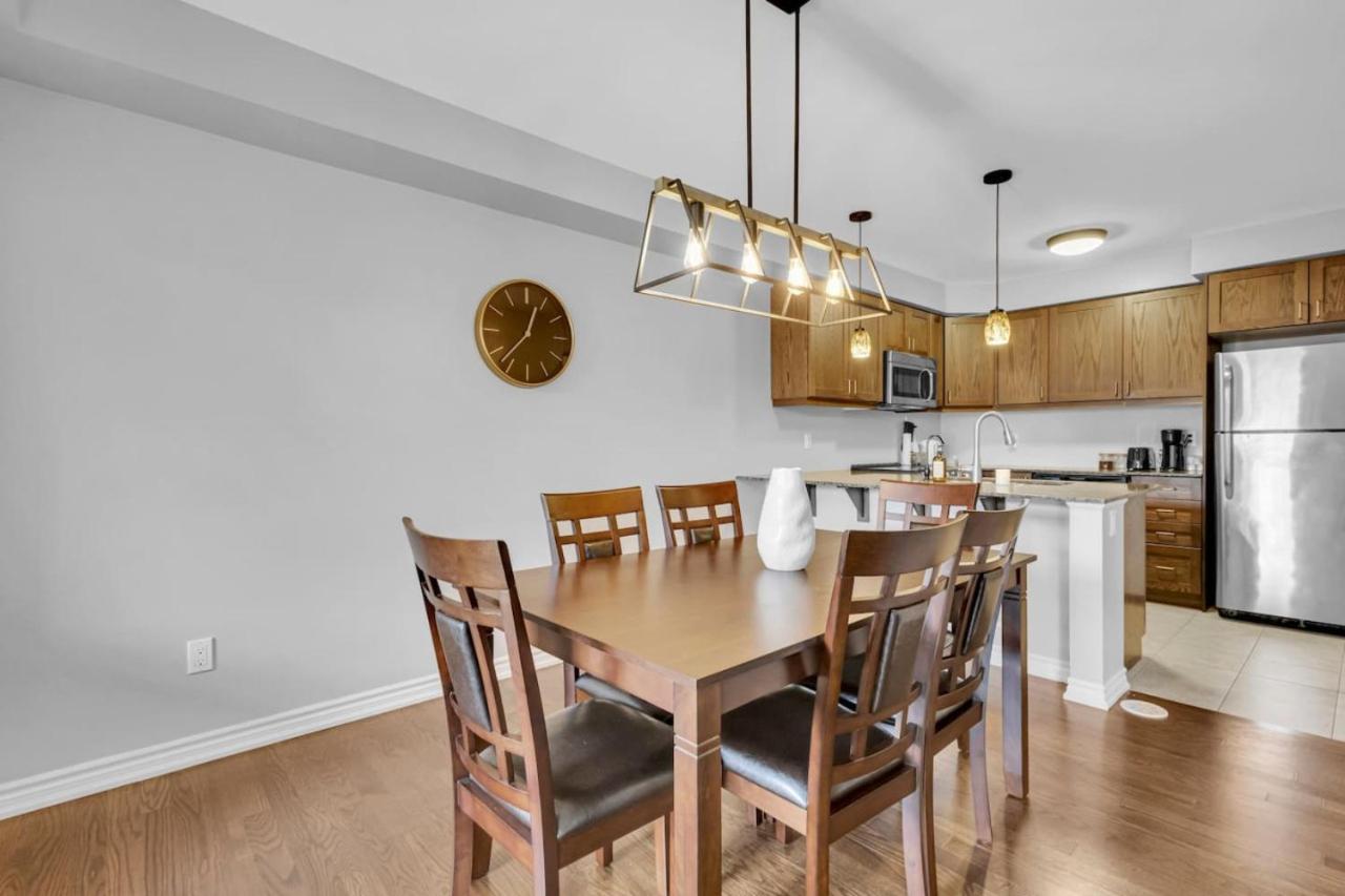 Cozy 3BR Home with Parking Near Kitchener Attractions