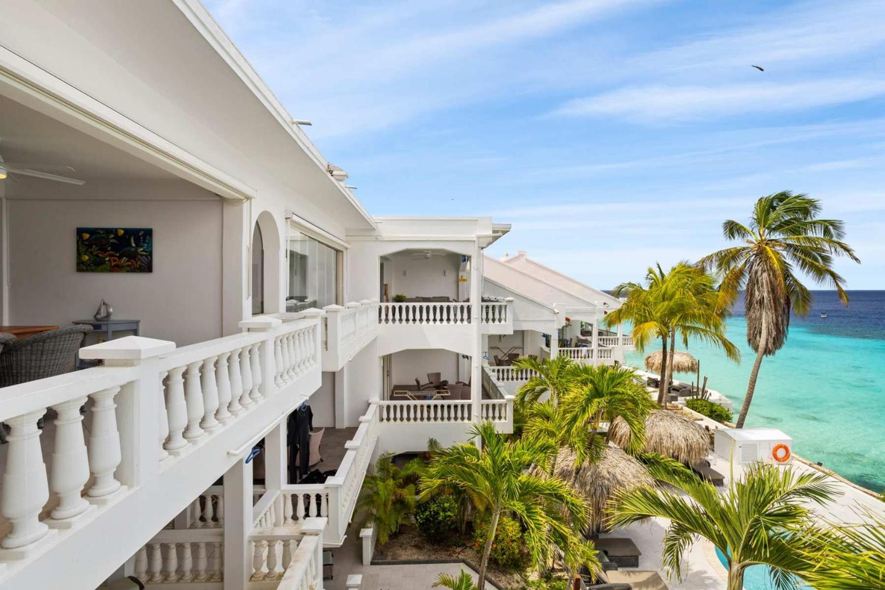 Belmar Oceanfront Apartments 21 right on the ocean with diving facilities