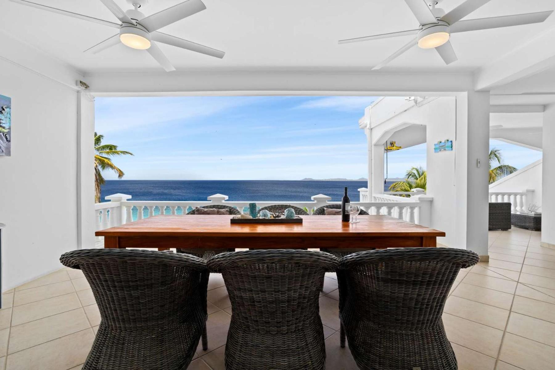 Belmar Oceanfront Apartments 21 right on the ocean with diving facilities