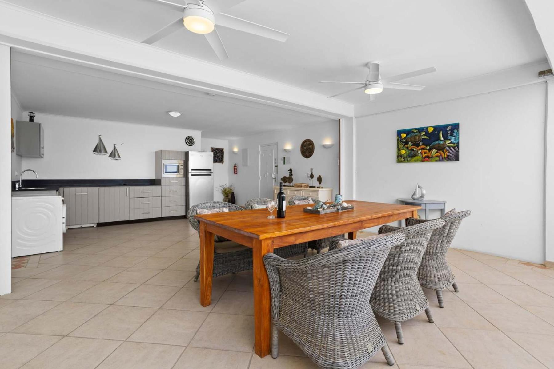 Belmar Oceanfront Apartments 21 right on the ocean with diving facilities