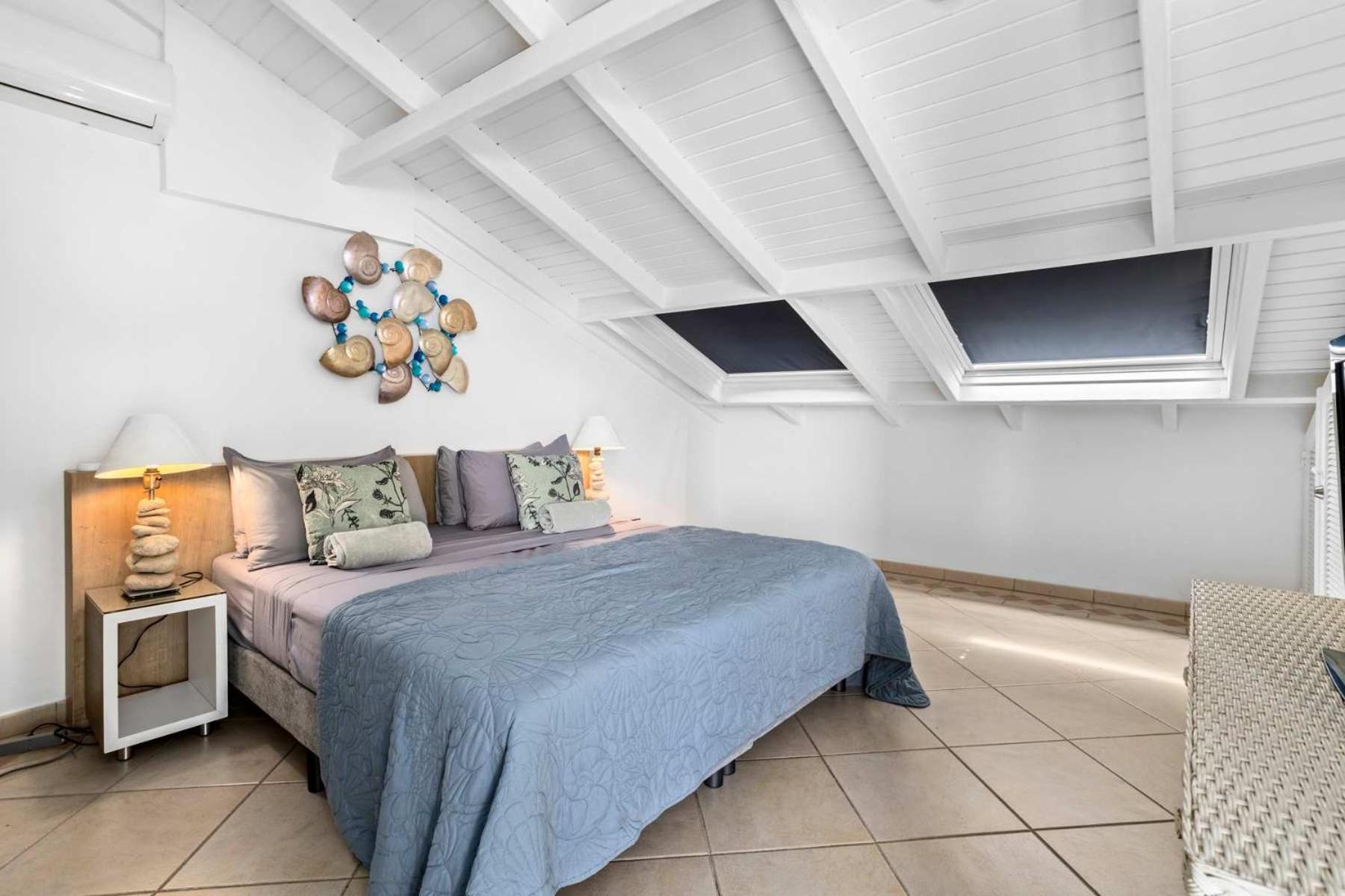 Belmar Oceanfront Apartments 21 right on the ocean with diving facilities