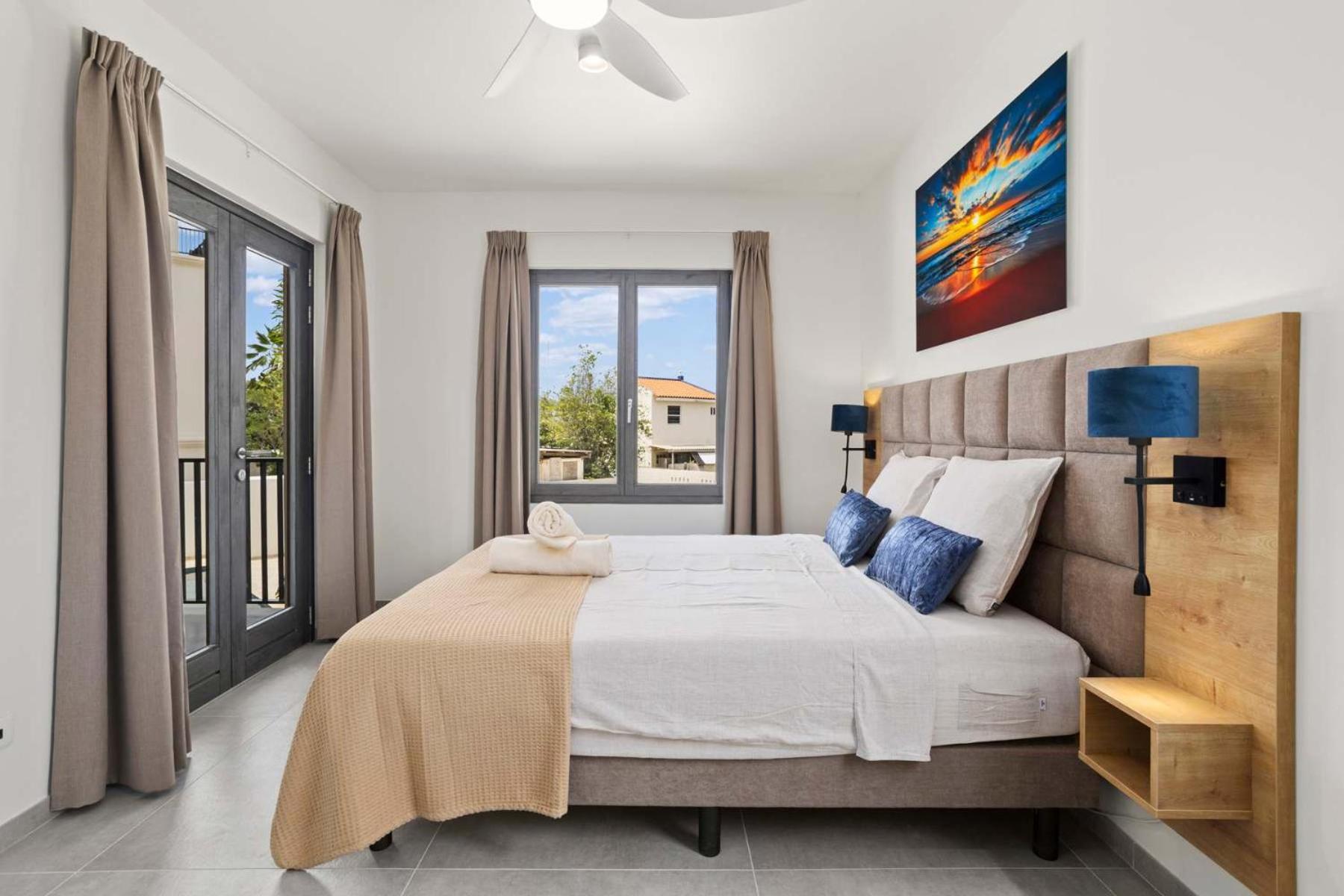 Bonaire Beach Apartment 8 with communal pool and diving facilities