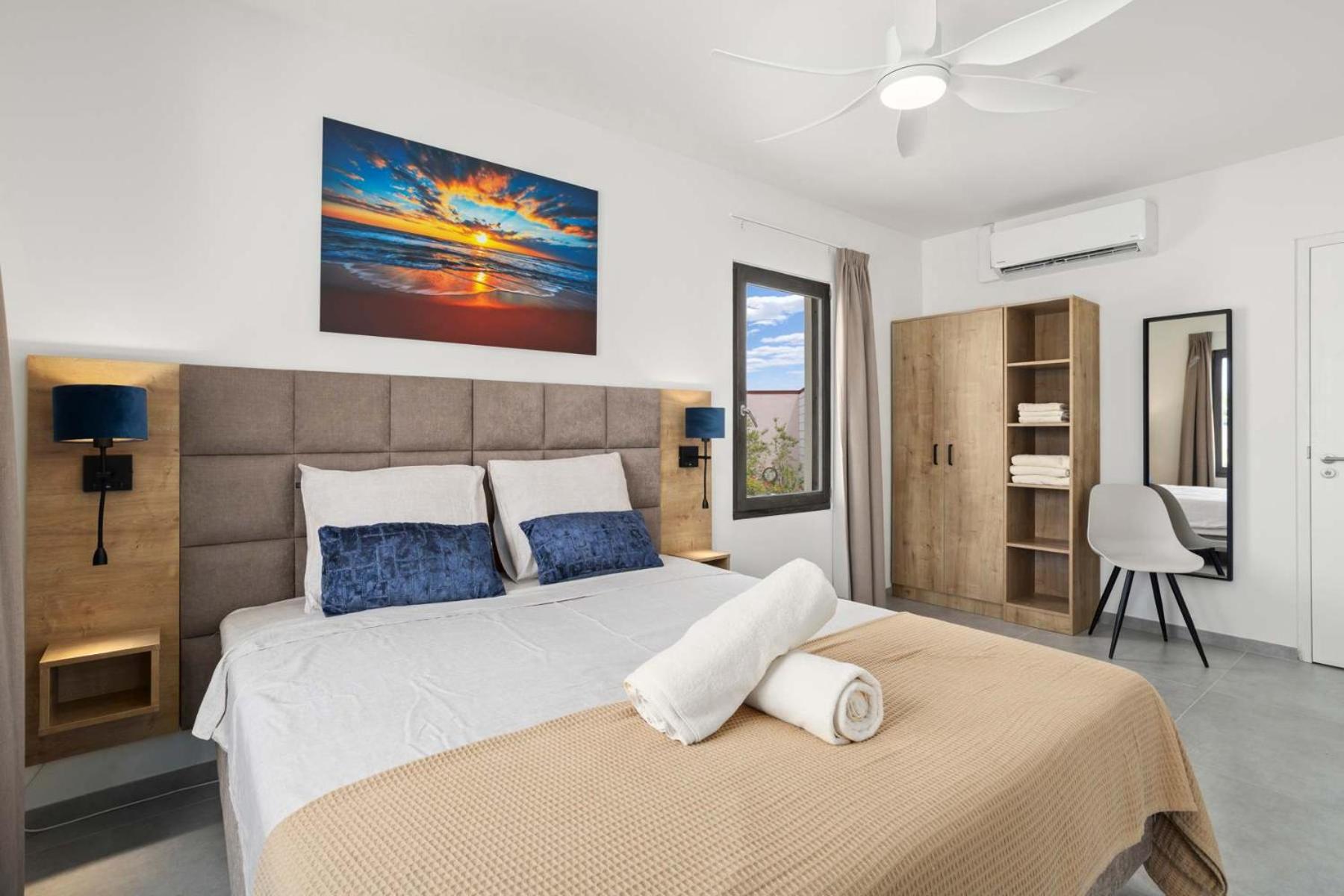 Bonaire Beach Apartment 8 with communal pool and diving facilities