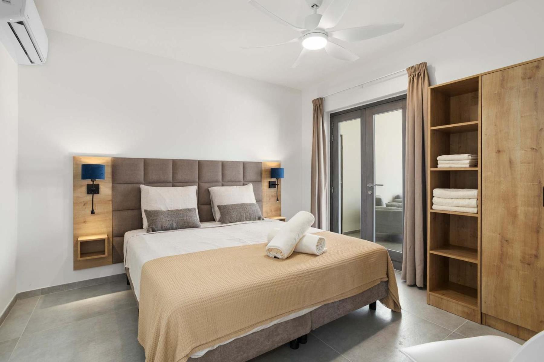 Bonaire Beach Apartment 8 with communal pool and diving facilities