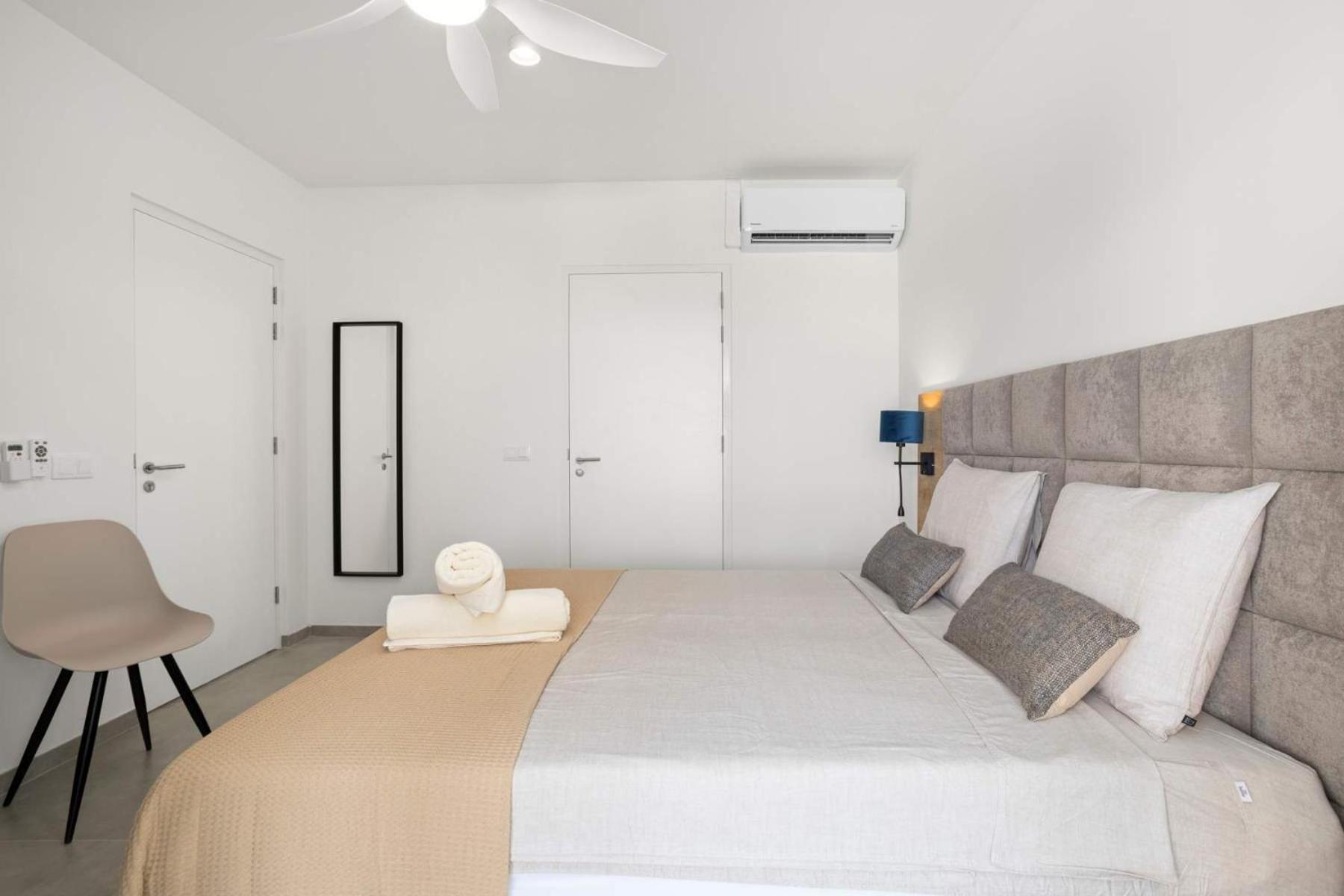 Bonaire Beach Apartment 8 with communal pool and diving facilities