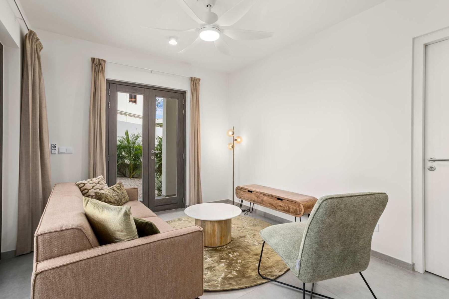 Bonaire Beach Apartment 3 with communal pool and diving facilities