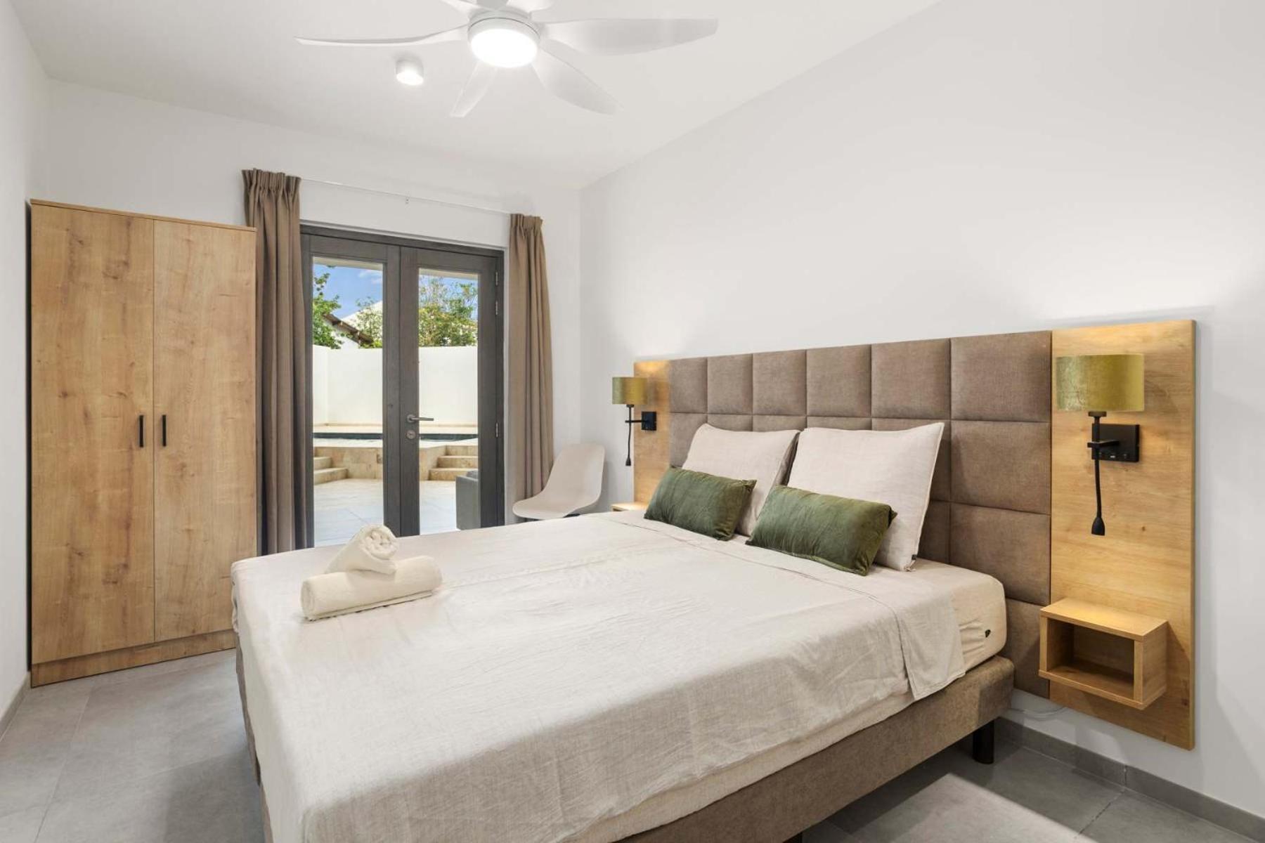 Bonaire Beach Apartment 3 with communal pool and diving facilities