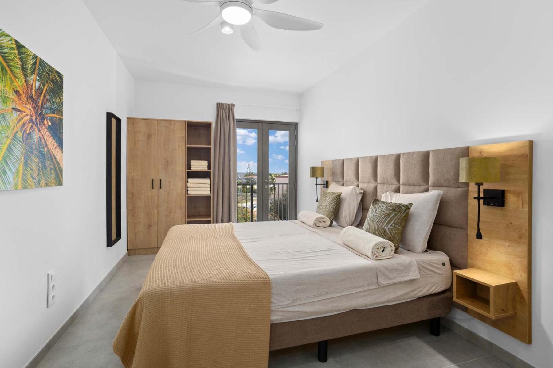 Bonaire Beach Apartment 9 with communal pool and diving facilities