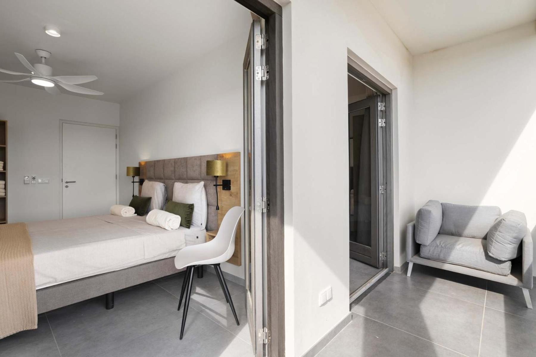 Bonaire Beach Apartment 9 with communal pool and diving facilities