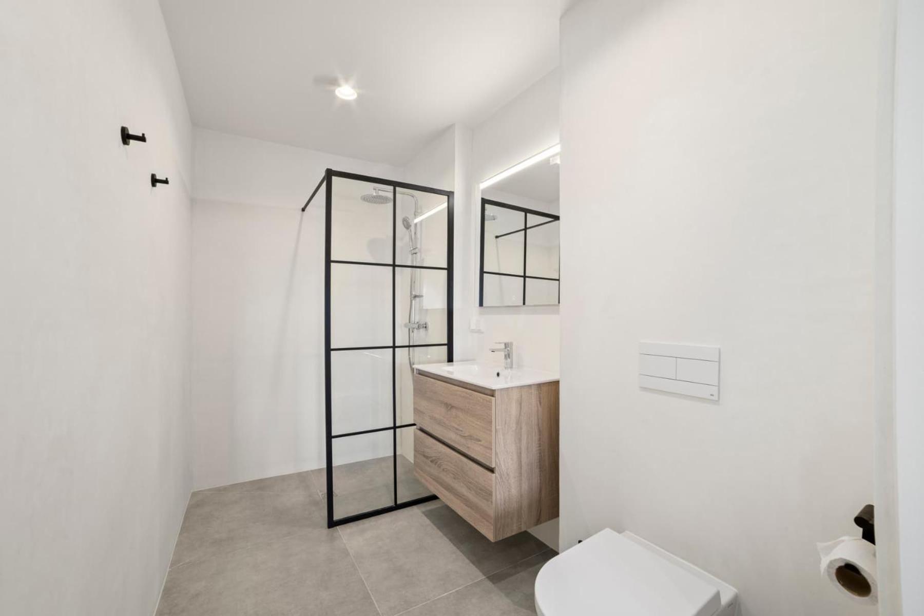 Bonaire Beach Apartment 9 with communal pool and diving facilities
