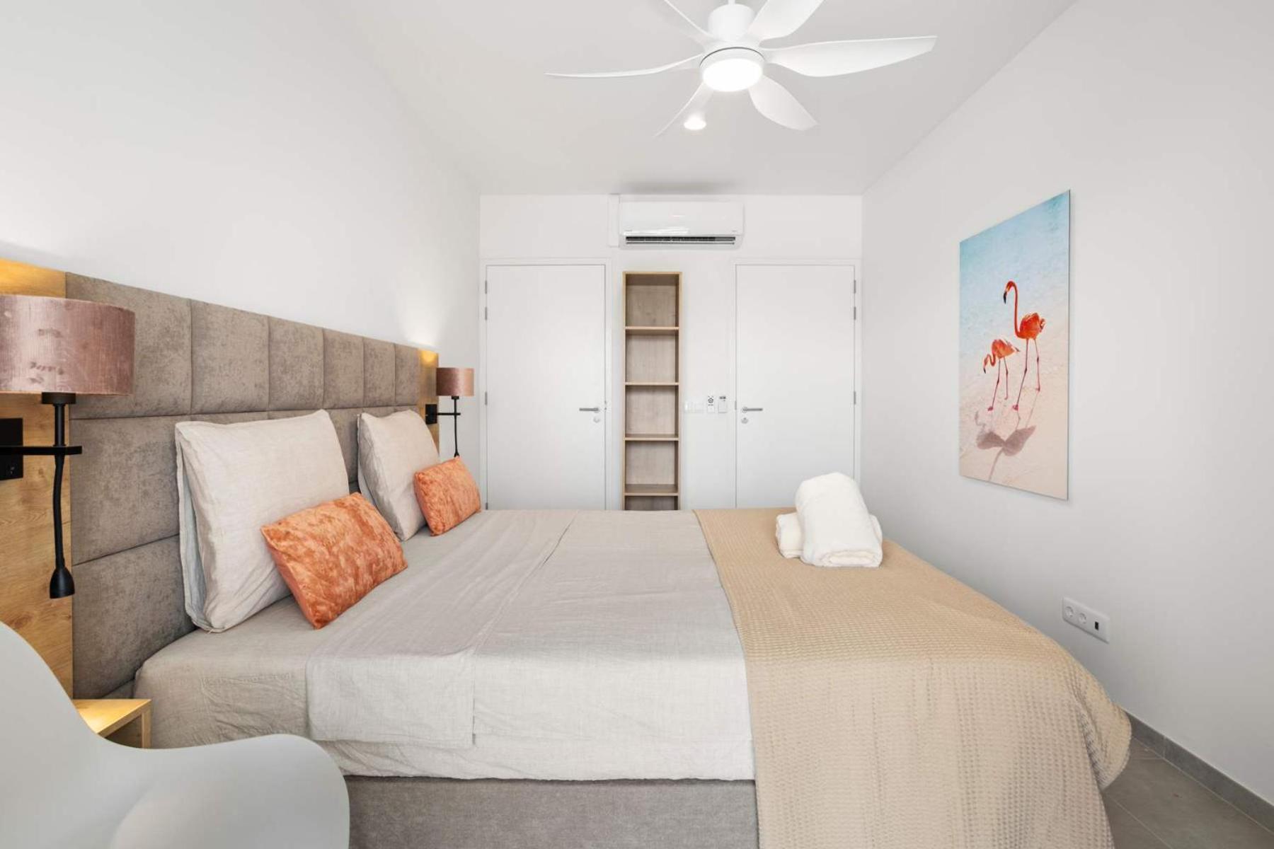 Bonaire Beach Apartment 7 with communal pool and diving facilities