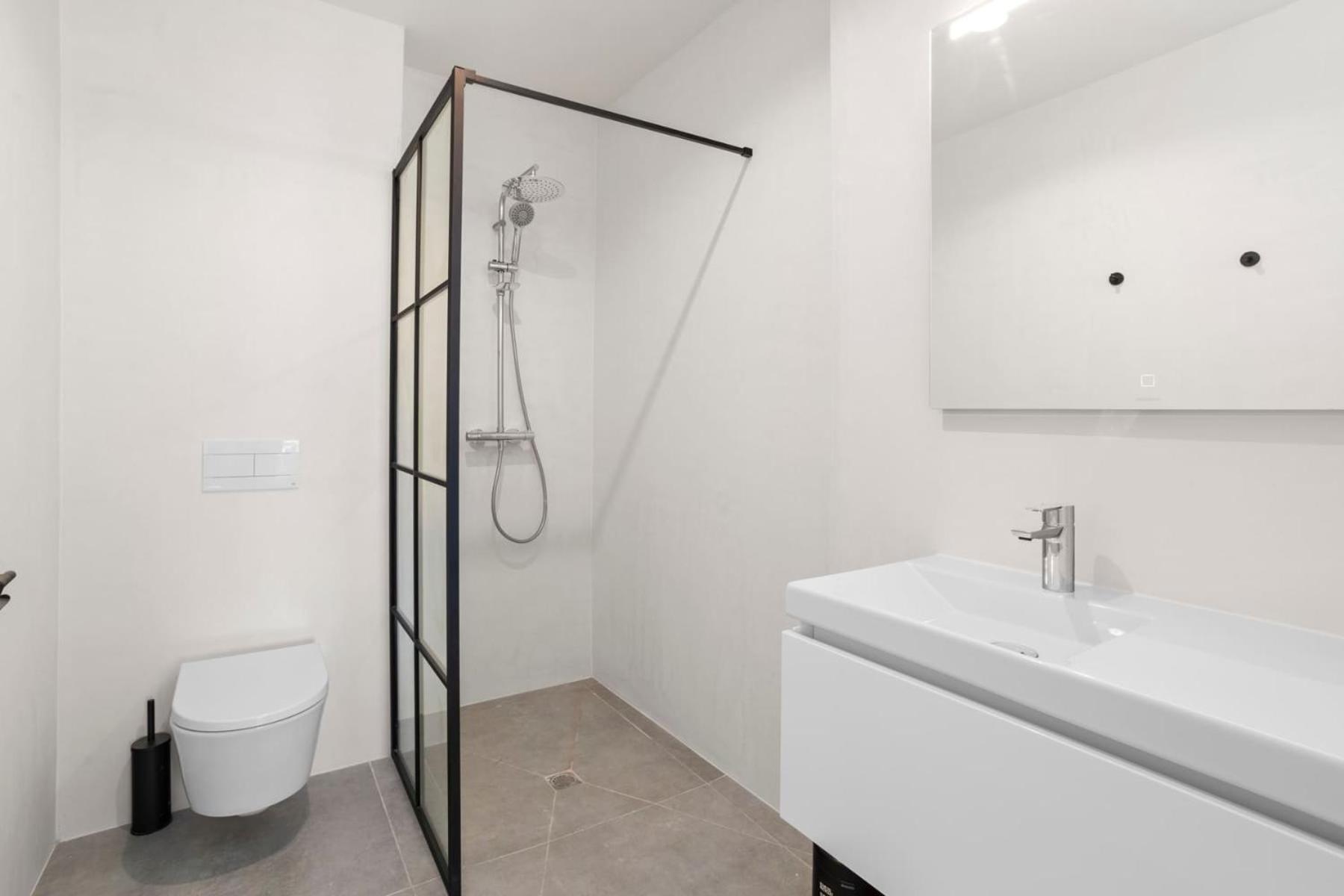 Bonaire Beach Apartment 7 with communal pool and diving facilities